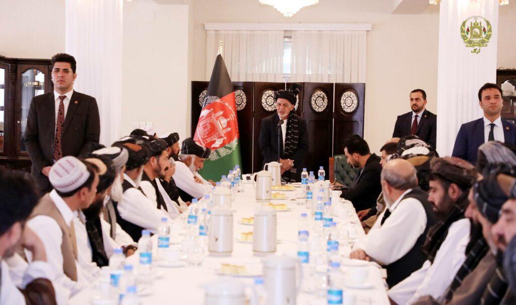 غنی: “شهید سترجنرال عبدالرازق” نمونۀ بارز هماهنگی با همکاران بین‌المللی بود