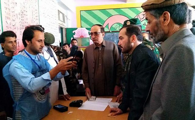 Laghman governor casts vote