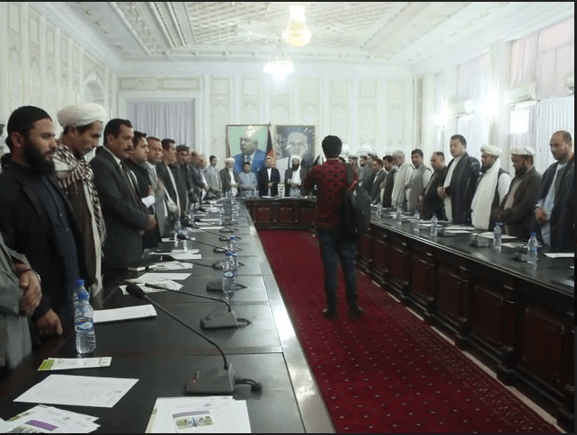 “استفاده از امکانات دولتی به نفع یک کاندید تخطی انتخاباتی است”