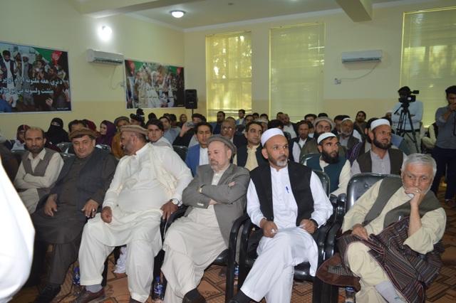 Protesting Wolesi Jirga hopefuls close IEC office in Kunduz