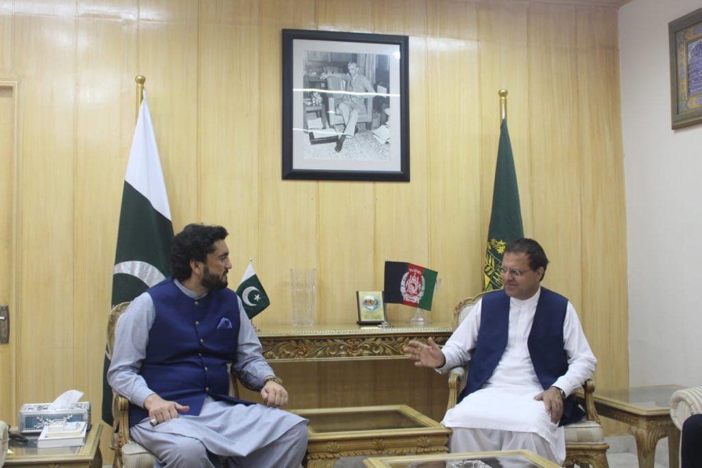 Zakhilwal, Afridi confer on easing people’s travel