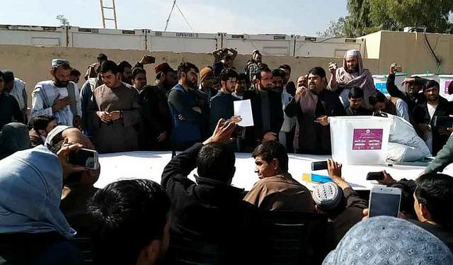 Ballot boxes being inspected in Kandahar