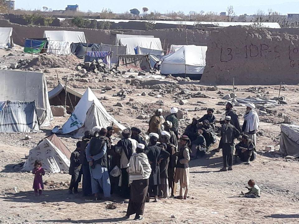 Hundreds flee clashes in Ghazni’s Qarabagh district