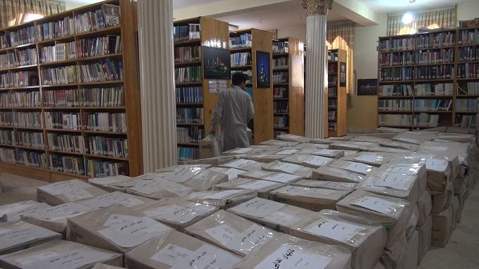 ايران د بلخ له ښوونځيو سره د ٥٠زره ټوکه کتابونو مرسته وکړه