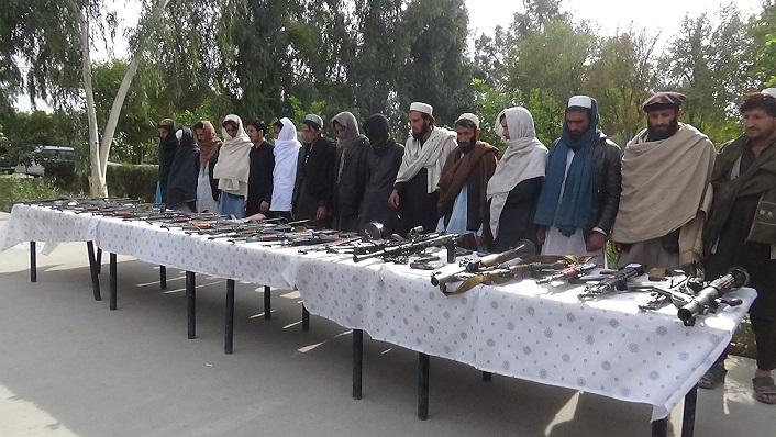 30 Taliban, Daesh militants surrender in Nangarhar