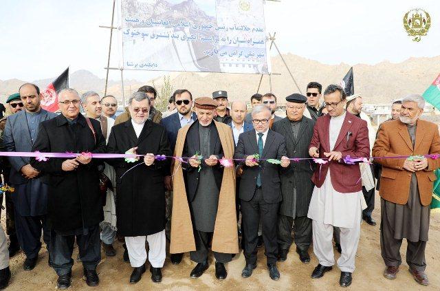 کار چهار پروژه به هزينۀ بيش از ١.٤ ميليارد افغانى در دايکندى آغاز شد