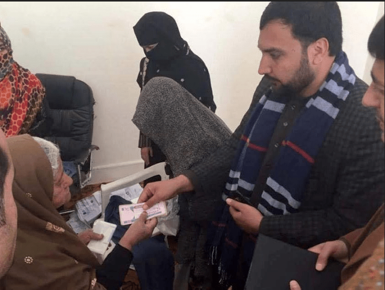 کندهار کې له زرګونو بې ځایه شوو کورنیو سره مرسته وشوه