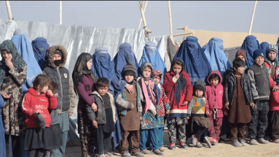 بیجاشده گان فاریاب: سرمای جانکاه دو کودک را از ما گرفت