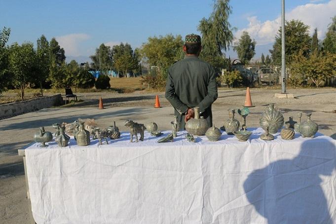 Bid to smuggle 25 artifacts to Pakistan foiled
