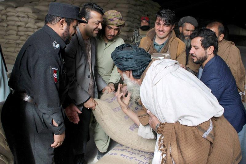 Distribution of aid kicks of in Kandahar
