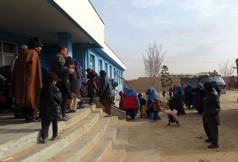 Displaced families move to schools for settling