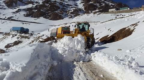 Heavy snowfall closes Qunaq Tunnel in Daikundi