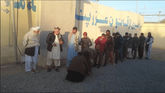 ​د کندهار د خرقې د یوه متولي په ګډون ۱۶ کسان نیول شوي