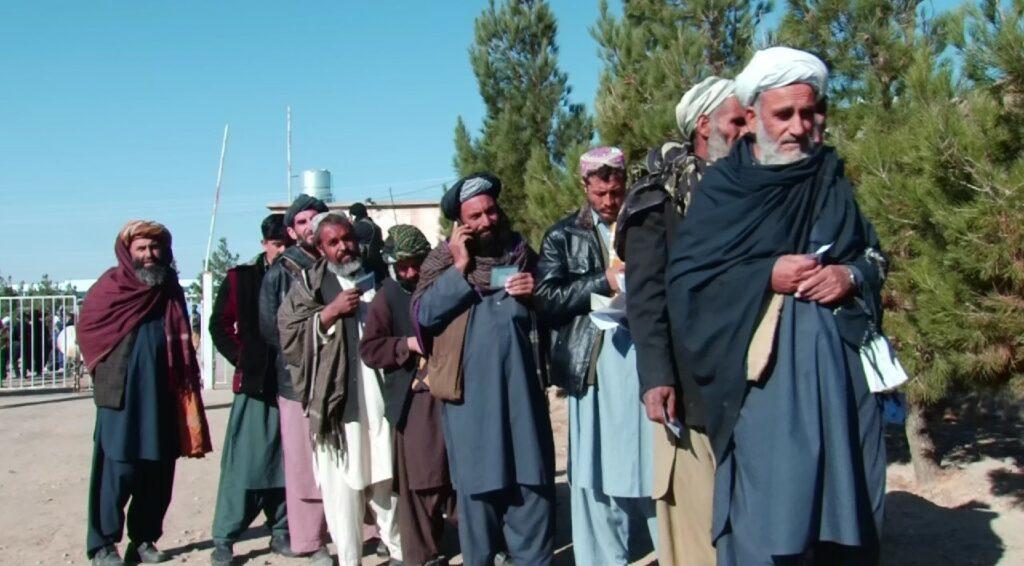 ۴۵۰ هزار دالر میان بیش از ۲۲۰۰ خانوادۀ بیجاشده در هرات توزیع می شود