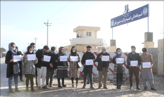 برخی خبرنگاران در جوزجان بر قطع روابط پولیس با رسانه ها اعتراض کردند