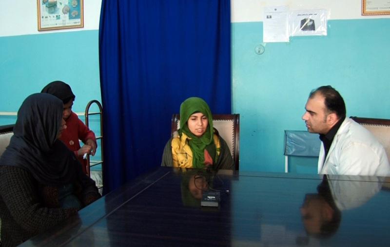 Herat doctor meet mentally ill girl