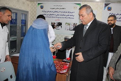 برنامه ملى مساعدت هاى صحى براى خانم هاى بى بضاعت در سرپل آغاز شد