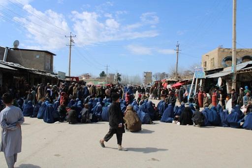 Seeking aid, dozens of Sar-i-Pul IDPs rally against govt