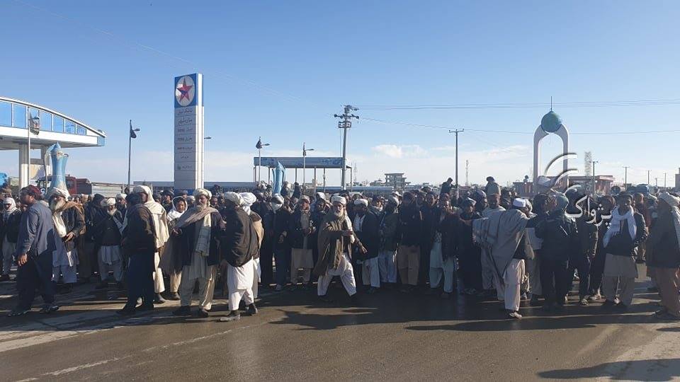 غزني کې د ملکي وګړو وژل کېدو غبرګون کې لاریون دویمې ورځې ته وغځېد