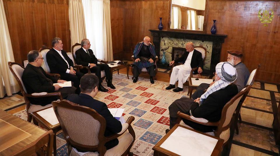 Ghani meets political figures, ex-jihadis on peace process