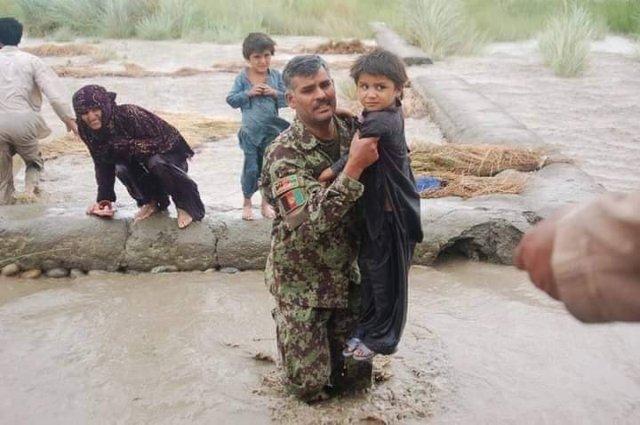 Army disaster response teams rescue hundreds families trapped in flood