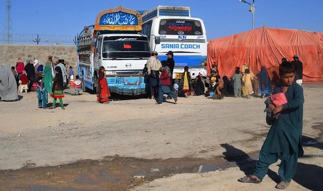 UN suspends voluntary return of refugees from Pakistan