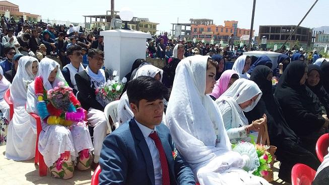 مراسم عروسی دسته جمعی یکصد زوج در دایکندی برگزار شد