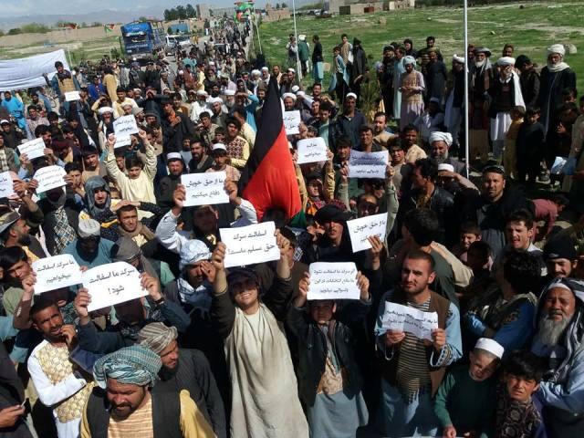 Protest blocking Herat highway enters 4th day