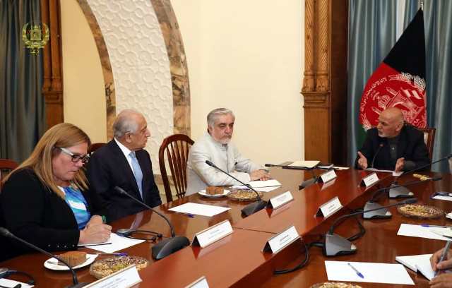 د ولسمشر په مشرۍ حکومتي پلاوي زلمي خلیلزاد سره ولیدل