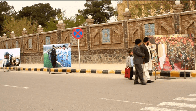 نمایشگاه خیابانی به حمایت از نیروهای امنیتی در هرات برگزار شد