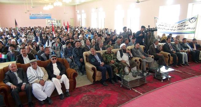 کارگران در جوزجان از پائین بودن معاش شان شکایت دارند