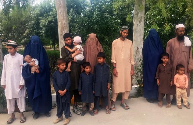 یک خانواده داعشی پنجاب پاکستان به حکومت تسلیم شد