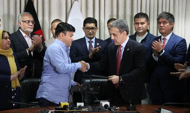 قرارداد دو پروژه زیربنایی در بلخ، با هزينۀ بیش از یک میلیارد افغانی امضا شد