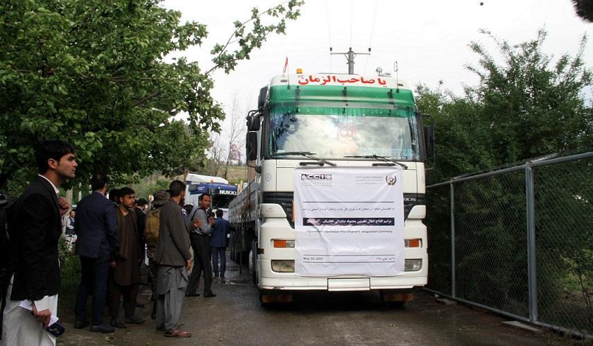 اولین محموله صادراتی به آذربایجان از طریق راه لاجورد و بندر آقینه ارسال گرديد