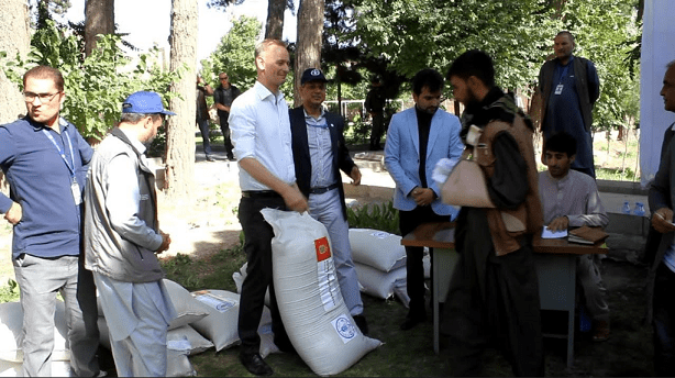 دنمارک، به ارزش ٣ میلیون دالر مواد خوراکۀ حیوانی به ولایات غربى کمک کرد