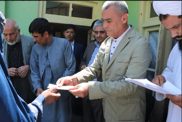 برای آواره گان جنگ در سرپل یک و نیم میلیون افغانی توزیع شد