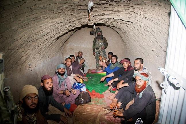 زابل کې د طالبانو له زندانه ۲۸ بندیان راخوشي شوي