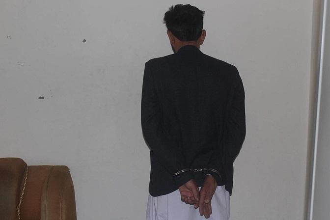 District attorney caught red-handed taking bribe in Logar