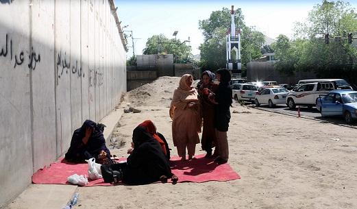 ۸ نامزد معترض زن از تحصن دست کشیده؛ اما ۴ تن دیگر ادامه می دهند