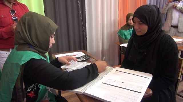 کمېسيون: بلخ کې د تېرو ټاکنو پر مهال د پښتنو، ازبکو او ترکمنو ٣٠ مرکزونه قصدي تړل شوي وو