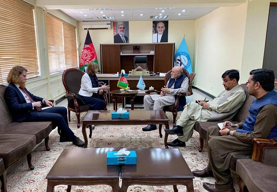 Daudzai, British envoy discuss peace efforts