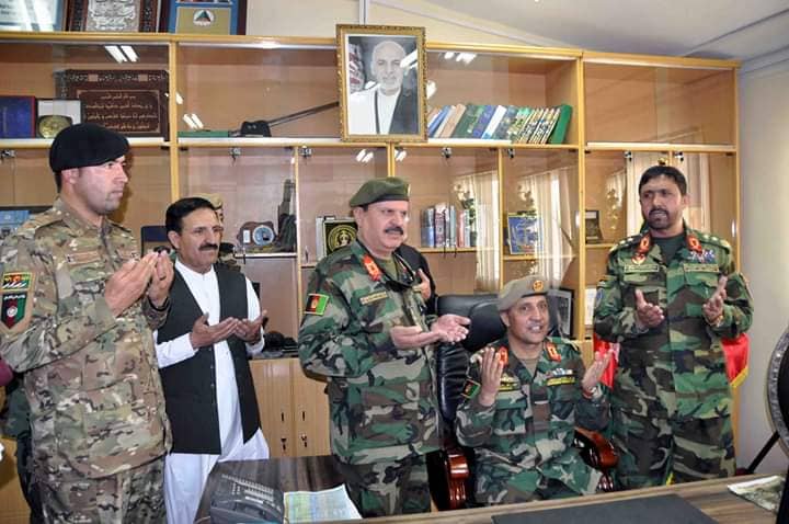 خلک او چارواکي: د تندر قول اردو رهبري کې بدلون سياسي او سليقوي دی