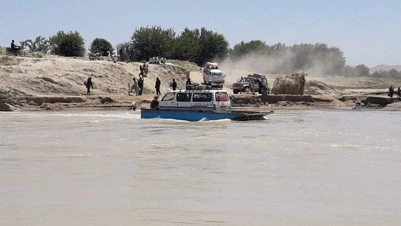 مسدود شدن پُل دریای مرغاب باعث کاهش تورید در فاریاب شده است
