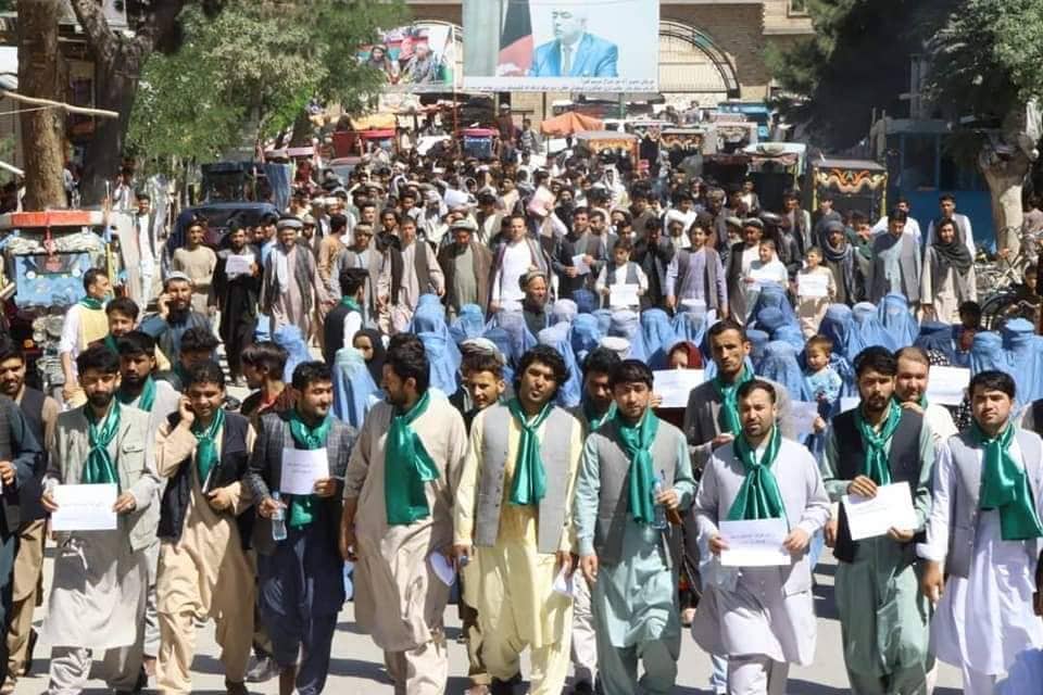 صدها تن در فاریاب غرض مشارکت در انتخابات، در تذکره های شان برچسب زدند