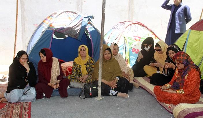 4 female losing Wolesi Jirga candidates sew mouths