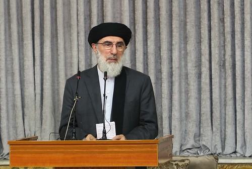 Hekmatyar lends unconditional support to future Islamic govt