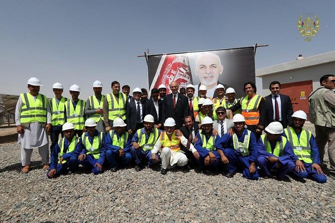 Ghani inaugurates 2 solar power projects in Kandahar