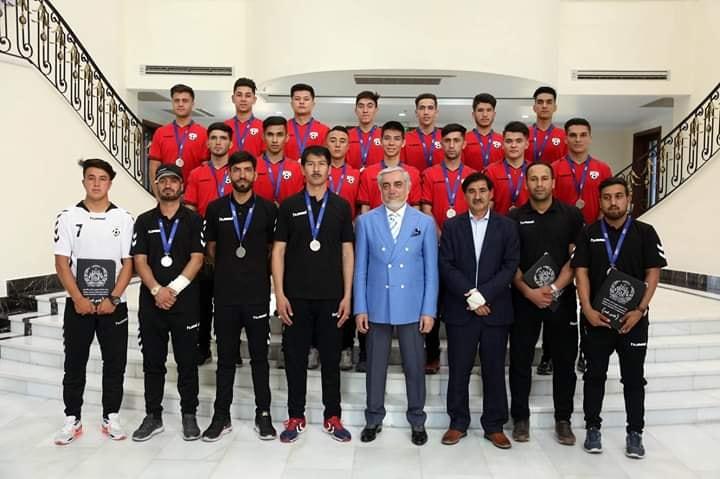 رئیس اجراييه از تيم فوتسال افغانستان تقدير به عمل آورد