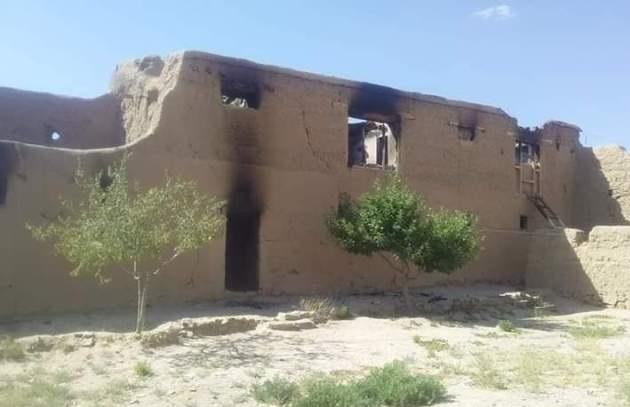 طالبان خانۀ یک فرمانده محلی حامی دولت را در غور به آتش کشیده اند