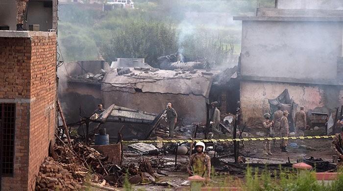 ۱٧ تن در حادثۀ سقوط طیارۀ نظامی پاکستان کشته شدند